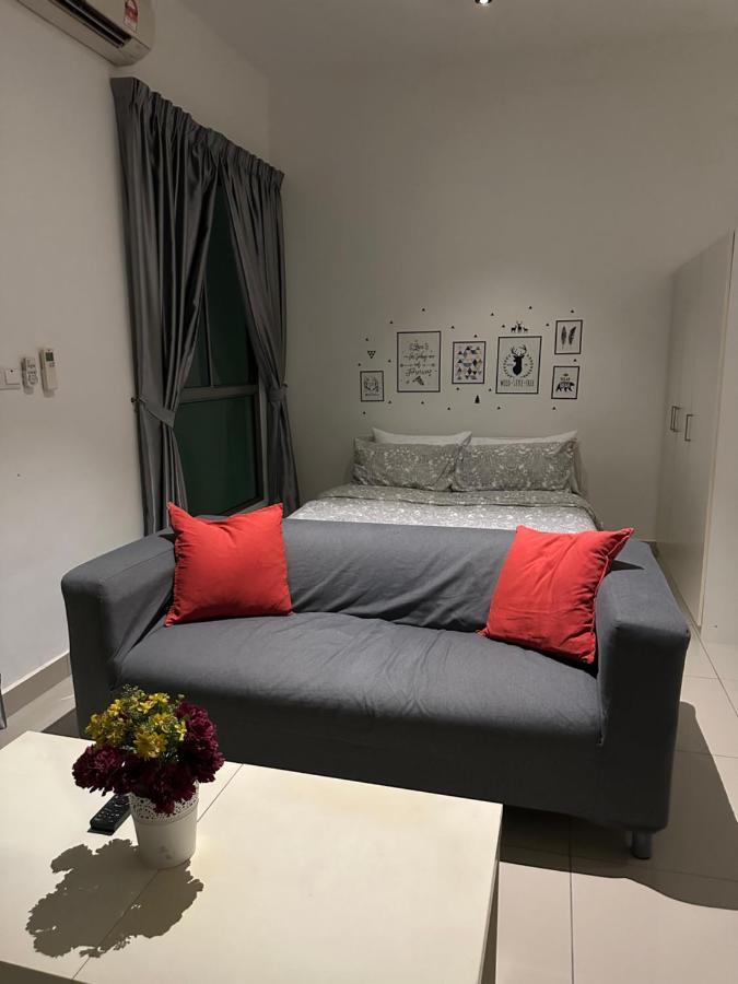 Apartment Retreat At Cybersquare *