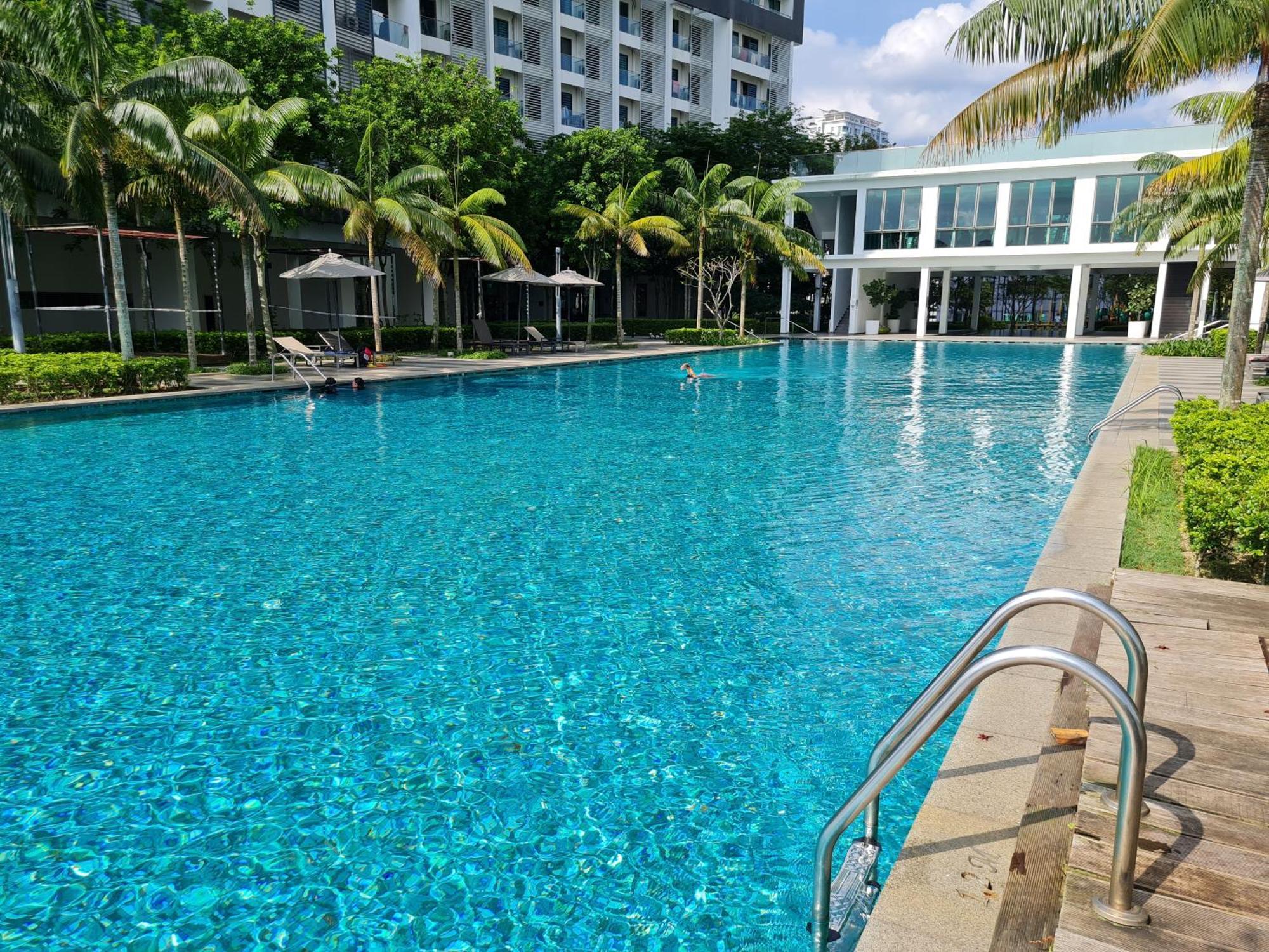 Retreat At Cybersquare Apartment *